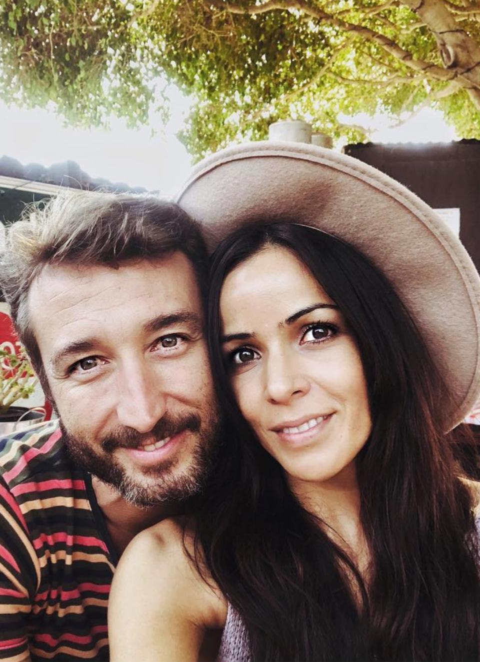 <p>Poco después de aquel fracaso en Eurovisión, en noviembre de 2013, Raquel del Rosario se casaba con el director de fotografía Pedro Castro y decidía iniciar una nueva vida en Estados Unidos alejada del foco mediático. (Foto: Instagram / <a rel="nofollow noopener" href="http://www.instagram.com/p/BpNjIL_Frhx/" target="_blank" data-ylk="slk:@raqueldelrosario;elm:context_link;itc:0;sec:content-canvas" class="link ">@raqueldelrosario</a>). </p>