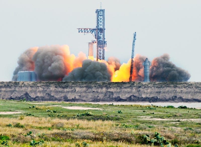 Static fire test of SpaceX’s Starship booster on February 9, 2023.