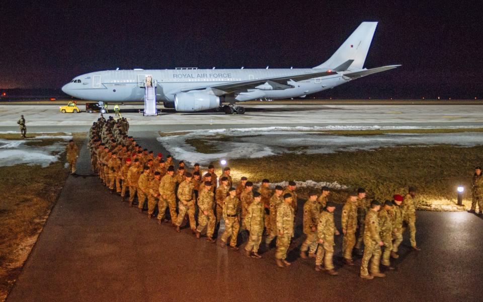 Soldiers from the 5th Battalion The Rifles Battlegroup (5 RIFLES) arrive at Amari airbase in Estonia - Credit: Estonian Defence Ministry