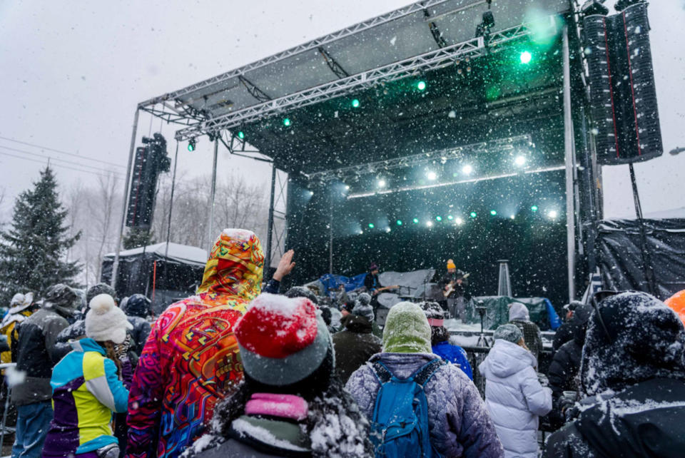 The festival, with flakes coming down. Photo courtesy of <a href="https://www.holidayvalley.com/activities-events/?p=2&page=event&id=213&v=list" rel="nofollow noopener" target="_blank" data-ylk="slk:Holiday Valley.;elm:context_link;itc:0;sec:content-canvas" class="link ">Holiday Valley.</a>