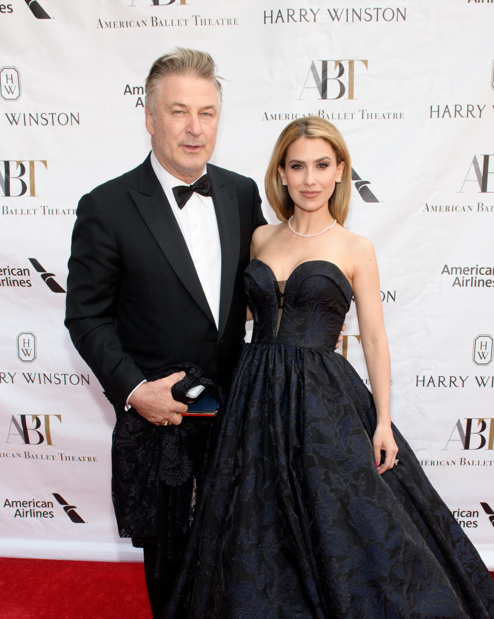 Hilaria Thomas espera su quinto hijo de Alec Baldwin, con quien se casó en 2012. En cuanto a la edad ella tiene 35 y el actor cumplió este año los 61. (Foto: Noam Galai / Getty Images)