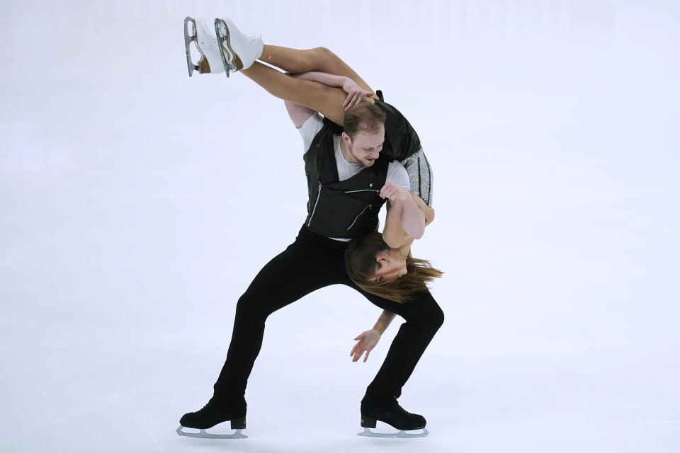 Kiara Kower and Thomas Schwappach compete during the rhythm dance program at the U.S. figure skating championships Thursday, Jan. 25, 2024, in Columbus, Ohio. (AP Photo/Sue Ogrocki)