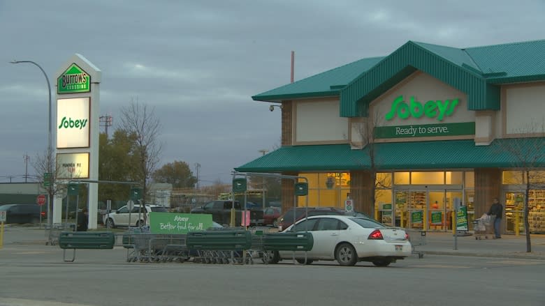 Sobeys on Burrows Avenue in Winnipeg to close