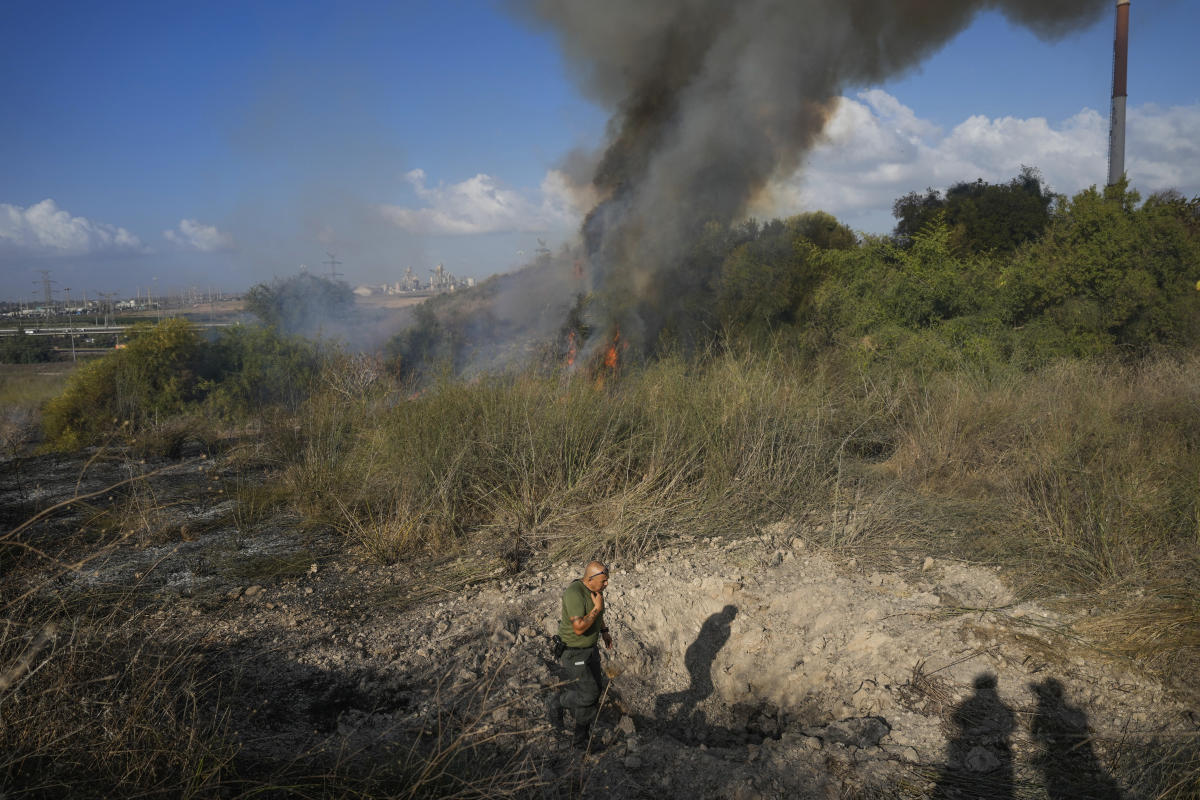 Missile fired from Yemen lands in open space in central Israel and units off air raid sirens