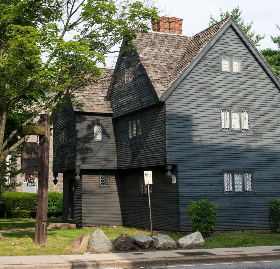 The Jonathan Corwin House in Salem. Massachusetts. USA. known as The Witch House. was the home of Judge Jonathan Corwin (1640–1718) and is the only structure you can visit in Salem with direct ties to the Salem witch trials of 1692. Salem. Massachusetts. New England. USA.. (Photo by: Paolo Picciotto/REDA&CO/Universal Images Group via Getty Images)