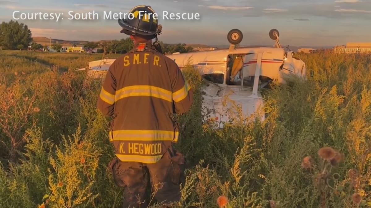 Plane crashes on golf course in Douglas County