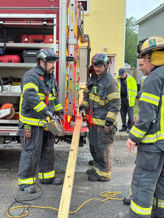 Car strikes building on Wellons St. (Courtesy: Suffolk Department of Fire and Rescue)