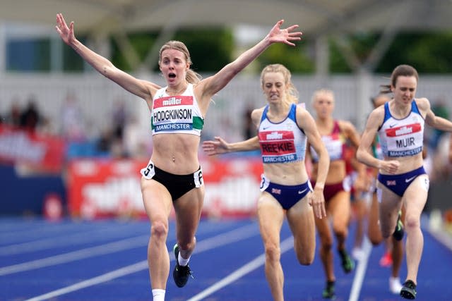 Keely Hodgkinson (left) wins the women’s 800m final ahead of Laura Muir 