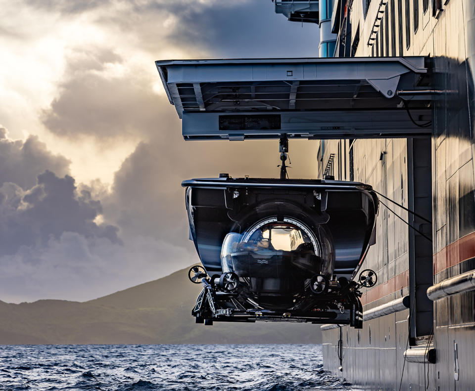 A submarine on Seabourn Pursuit 