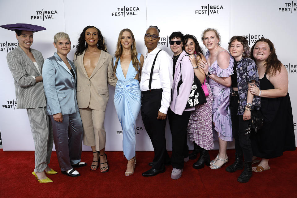 NEW YORK, NEW YORK - JUNE 11: Guest, Shana Knizhnik, River Gallo, Alicia Roth Weigel, Sean Safia Wall and guests attend the premiere of 