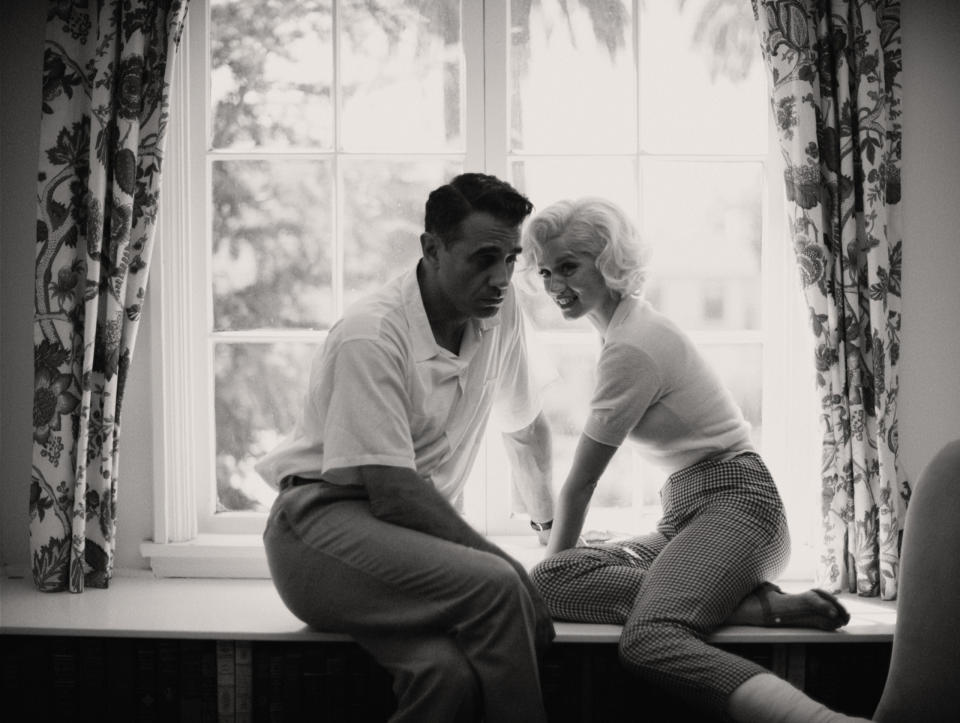 Bobby Cannavale as the Ex-Athlete and Ana de Armas as Marilyn Monroe in Blonde. (Photo: Netflix)