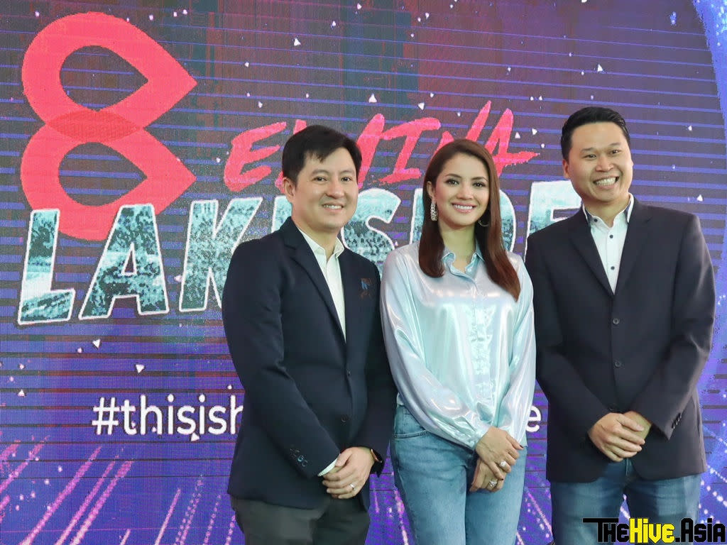 Fazura (middle) with Kenny Ong (L), Managing Director of Universal Music Malaysia, and Apollo Leong, General Manager of Sime Darby Property.