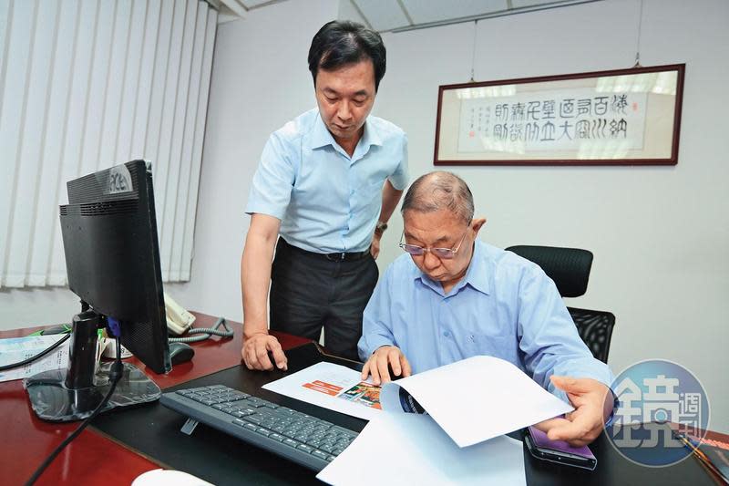 楊文榮（左）是陸耀祖（右）好友的兒子，也是他的部屬，十多年前力勸退休後的陸耀祖創業。