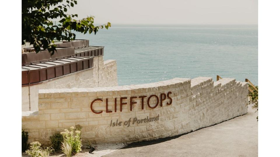 Clifftops sign at Pennsylvania Castle Estate