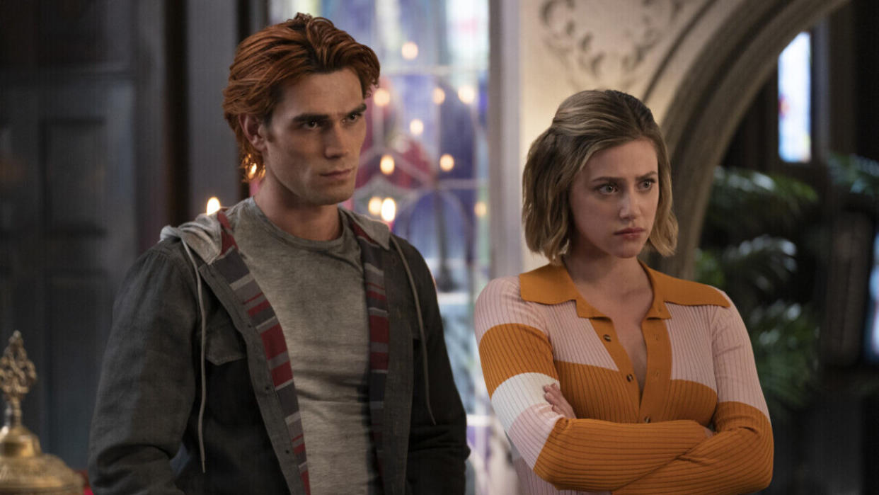  Archie and Betty in Riverdale Season 6 finale 