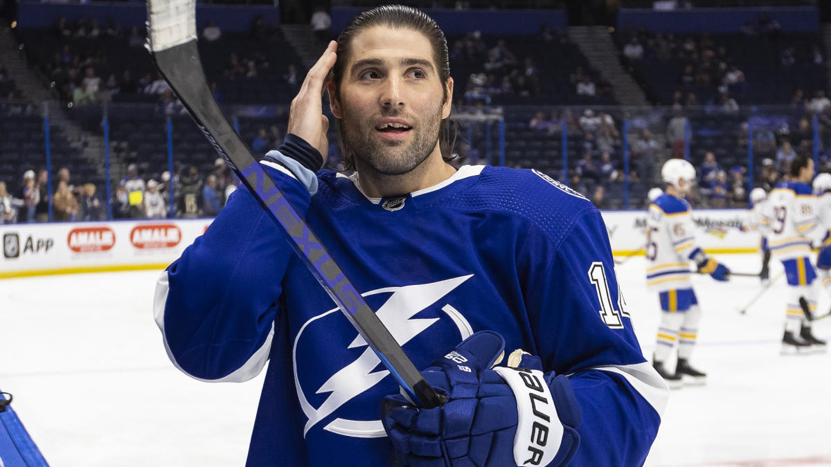 NHL Star Pat Maroon Turned Sportscaster's Body-Shaming Comments 'Into a  Positive