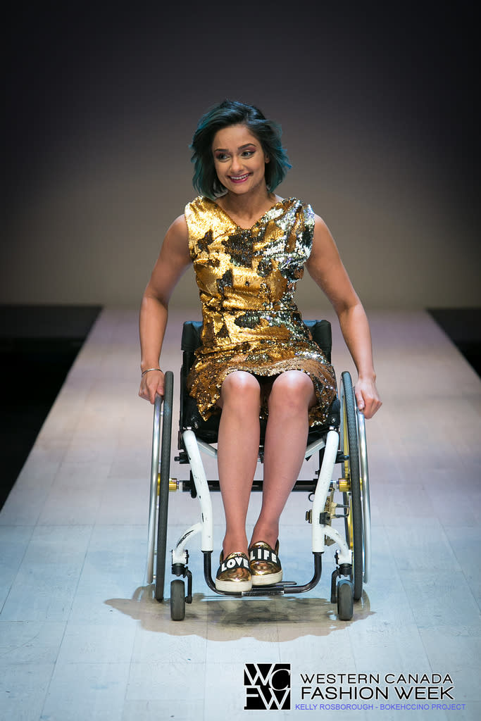 Des mannequins âgés et handicapés ont défilé sur le podium de la WCFW