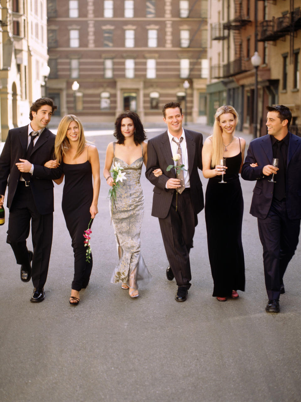 FRIENDS -- Season 6 -- Pictured: (l-r) David Schwimmer as Ross Geller, Jennifer Aniston as Rachel Green, Courteney Cox as Monica Geller, Matthew Perry as Chandler Bing, Lisa Kudrow as Phoebe Buffay, Matt LeBlanc as Joey Tribbiani -- (Photo by: NBC/NBCU Photo Bank via Getty Images)