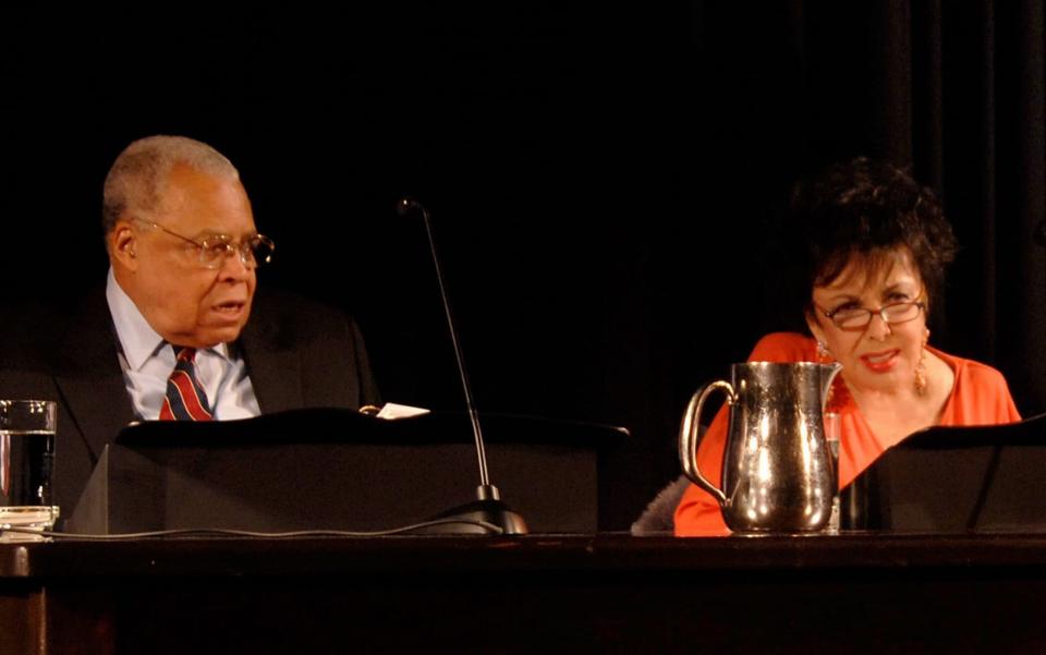 James Earl Jones and Elizabeth Taylor performed Love Letters in 2007 - Jon Carrasco/ETHAF/Getty