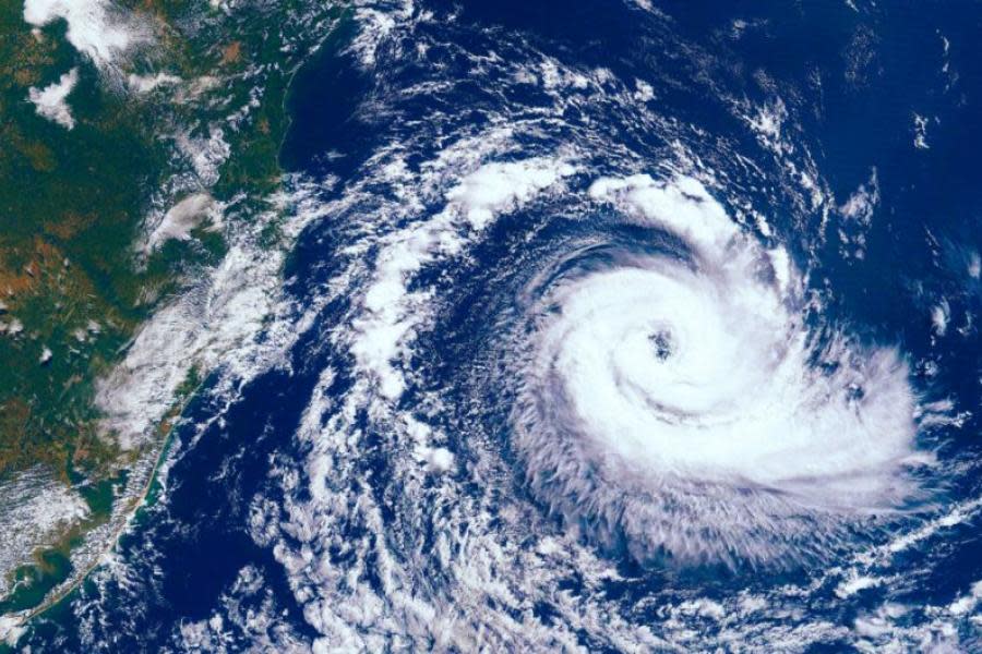 Tifón en Japón deja 2 muertos y más de 60 heridos