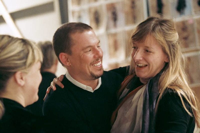 sarah burton givenchy designer creative director alexander mcqueen who background story