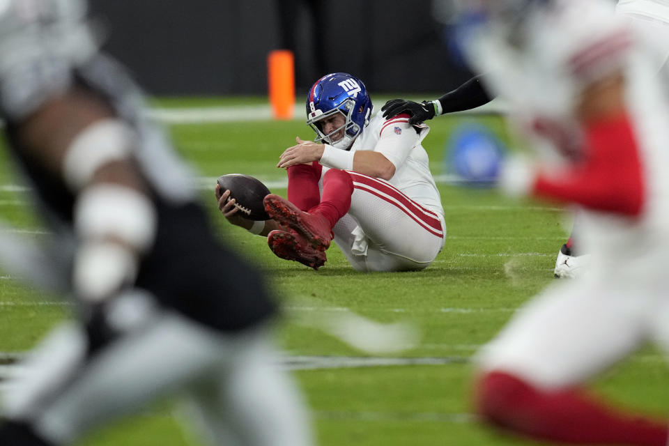 Daniel Jones fell to the turf untouched when his knee 