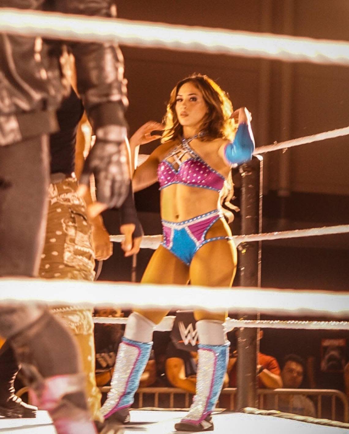 WWE NXT superstar Lola Vice (aka Miami’s Valerie Loureda) made her pro wrestling debut at an NXT live event house show (no TV) on Nov. 12 in Orlando.