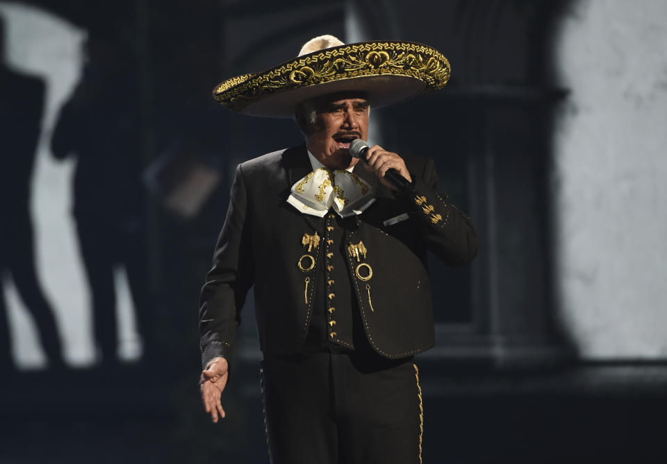 Vicente Fernández. (AP Photo/Chris Pizzello)