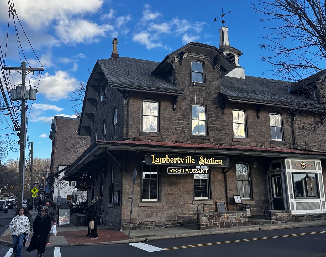 The Lambertville Inn just over the Delaware River in New Jersey greets visitors to the charming town.