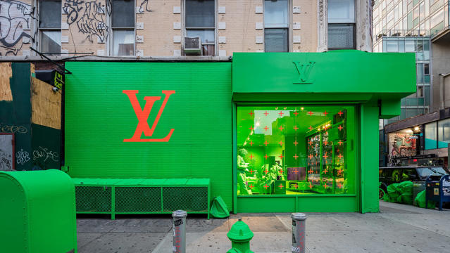 LOUIS VUITTON Louis Vuitton Green Signature Shimmer Belt - The Luxury Pop
