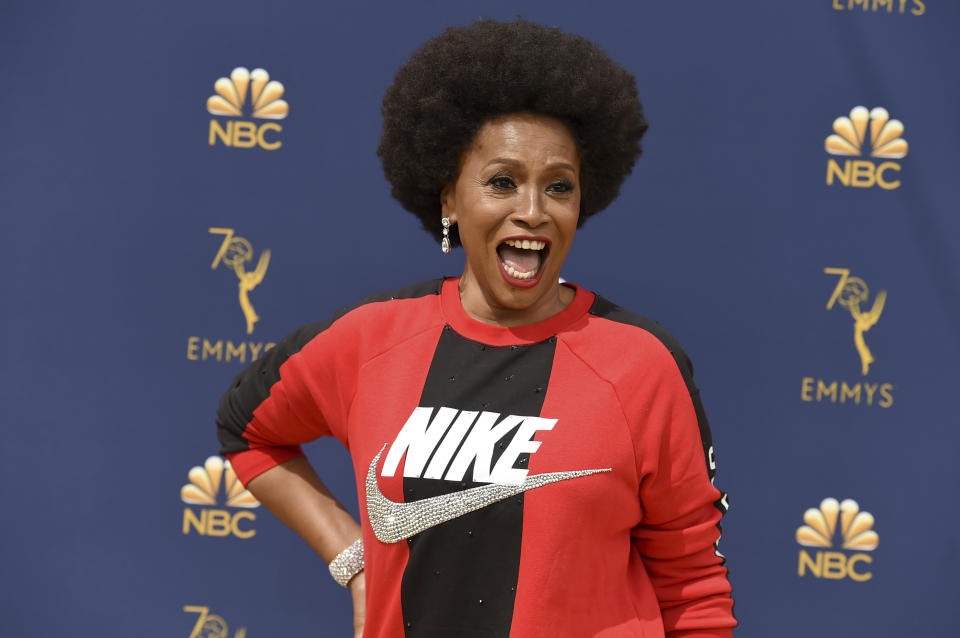 Jenifer Lewis llega a la 70a entrega de los Emmy el lunes 17 de septiembre de 2018, en el Microsoft Theater en Los Angeles. (Foto Jordan Strauss/Invision/AP)