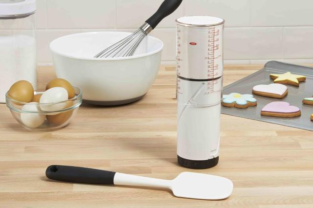 This Clever $15 Tool Makes It Easy to Measure Even the Stickiest Ingredients