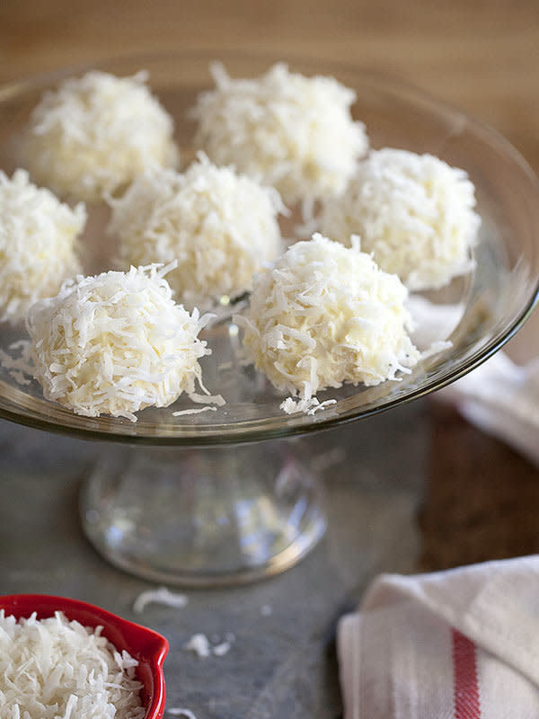 <strong>Get the <a href="http://www.foodiecrush.com/2013/01/coconut-snowball-cookies-and-friday-faves/" target="_blank">Coconut Snowball Cookies recipe</a> from Foodie Crush</strong>