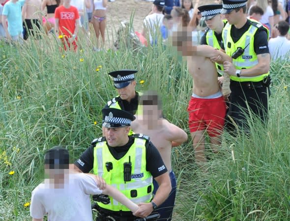 5,500 'drunk teens having sex' force families off beach in Scotland 