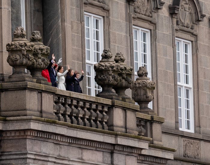 Saludo de la Familia Real danesa tras la proclamación de Federico X