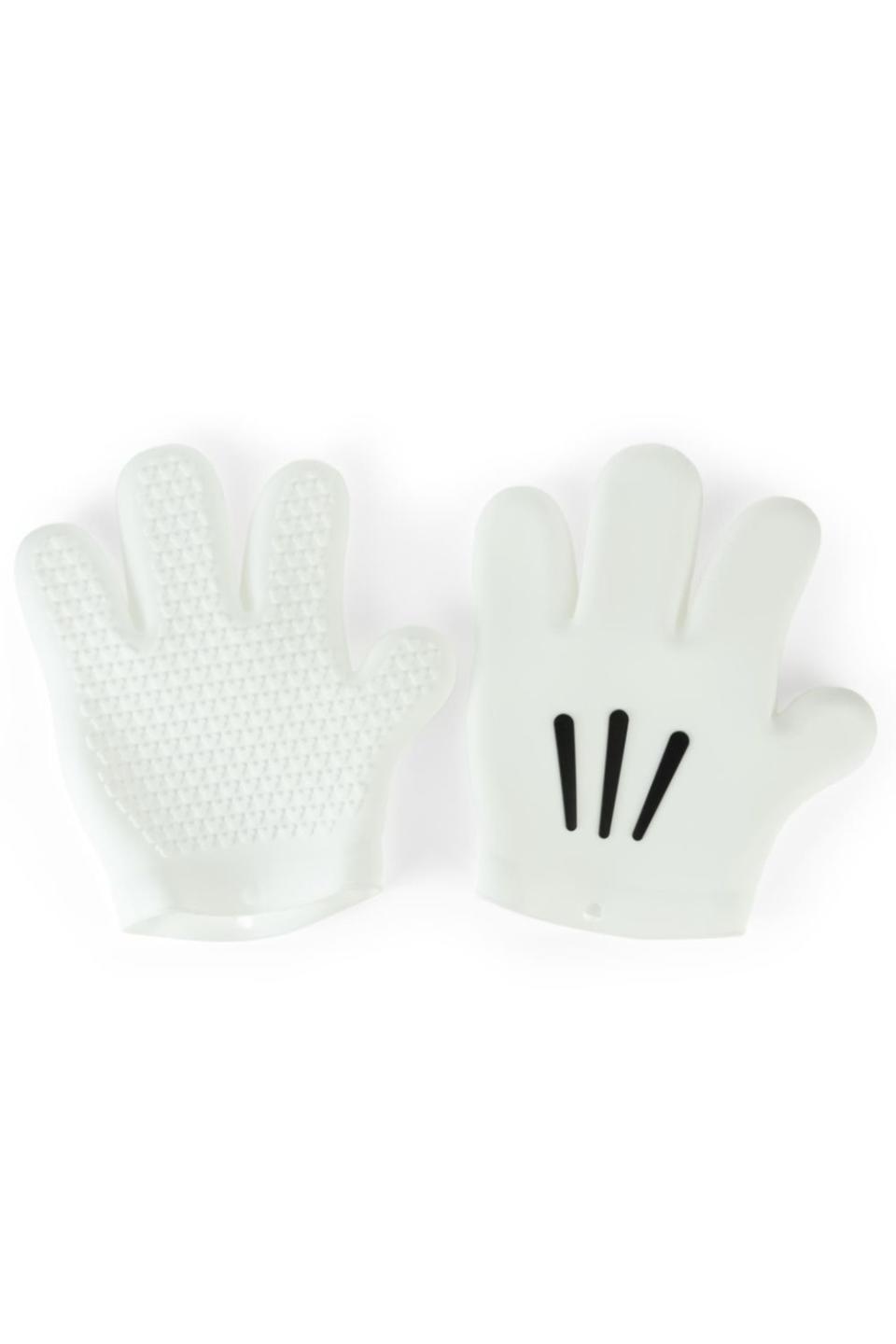 5) Mickey Mouse Silicone Oven Mitt Set