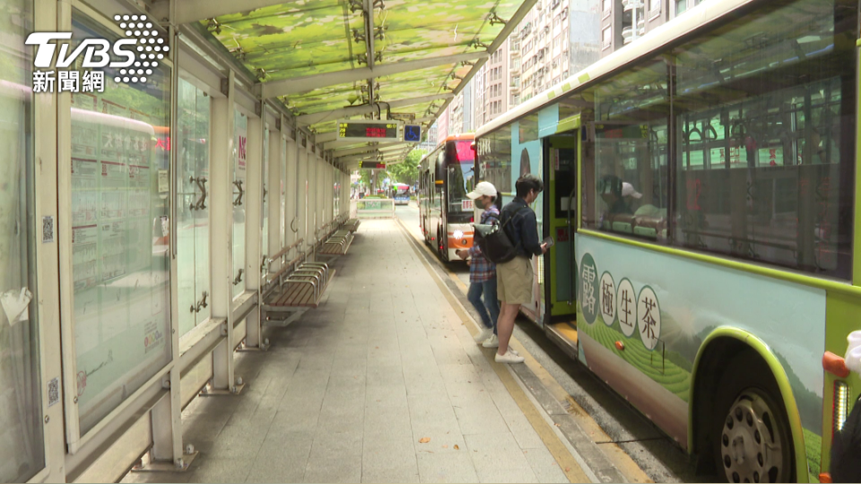 民眾反應有時候駕駛急煞力道很大。（圖／潘建樺攝）