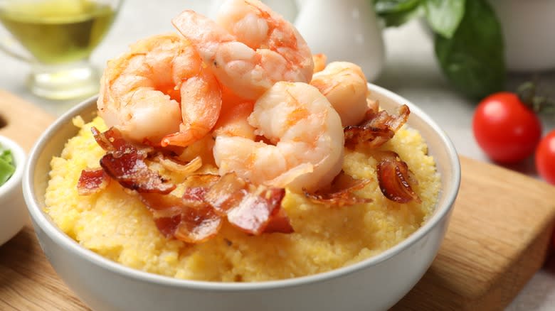 Shrimp, grits, and bacon