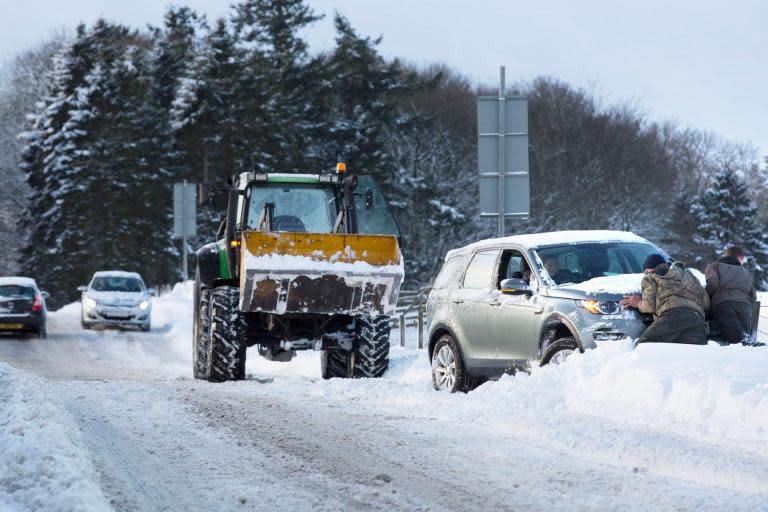 UK weather forecast: Met Office warns snow may fall in London next week as temperatures continue to plummet