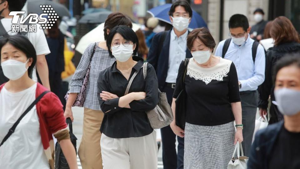 專家示警日本入冬後恐怕再面臨新一波疫情。（圖／AP）