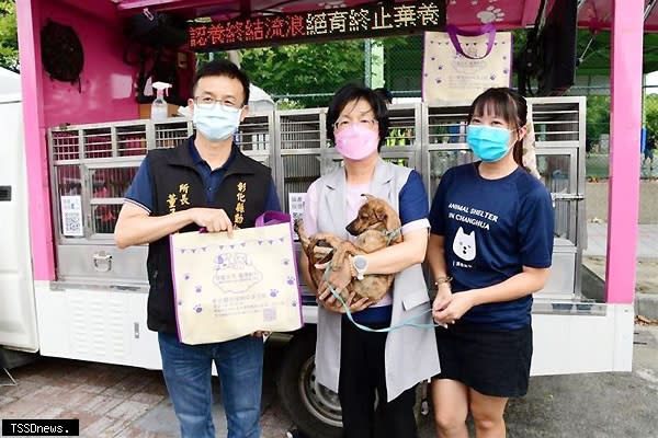 今年花在彰化活動送養及動物保護教育宣導人次皆大幅成長，防疫所感謝民眾的愛心及熱心參與。<br /><br />（記者方一成攝）