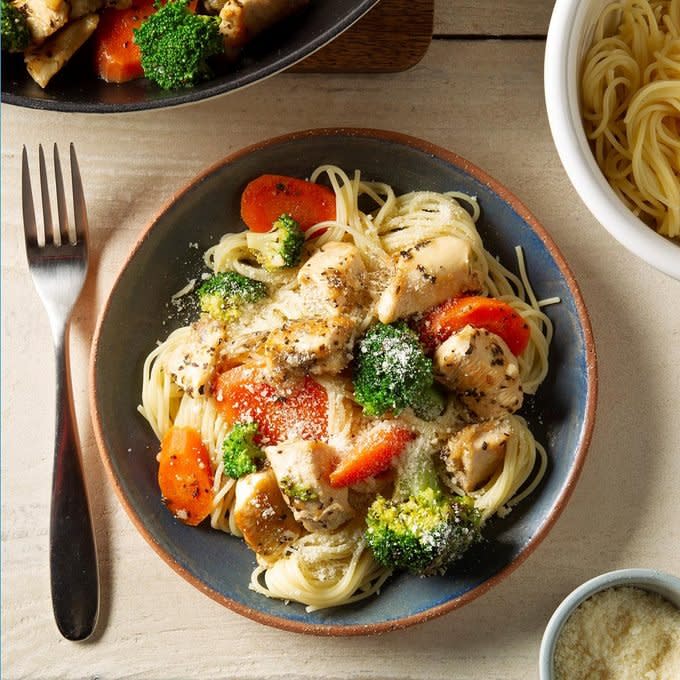 Angel Hair Pasta With Chicken Exps Ft20 38224 F 0122 1 3