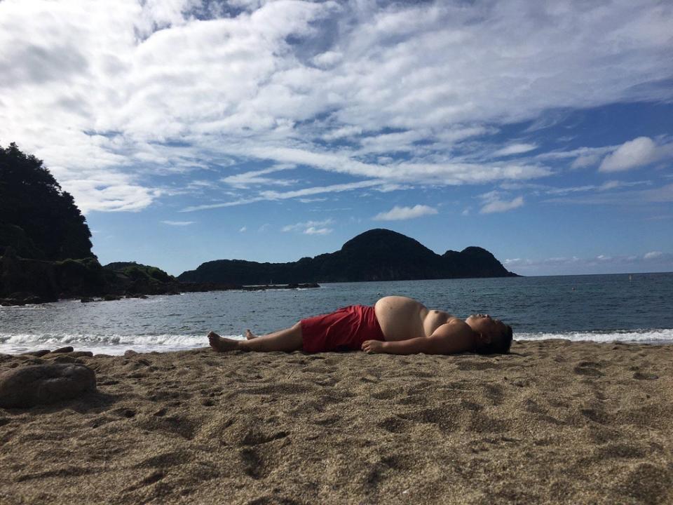 “Some peoples bodies are a temple. My body is a whole island,” charlesgegethor wrote on Reddit [Photo: PastaManSan/Reddit]