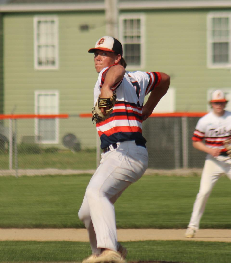 Pontiac hurler Logan Barnett delivers a pitch against Manteno Friday.