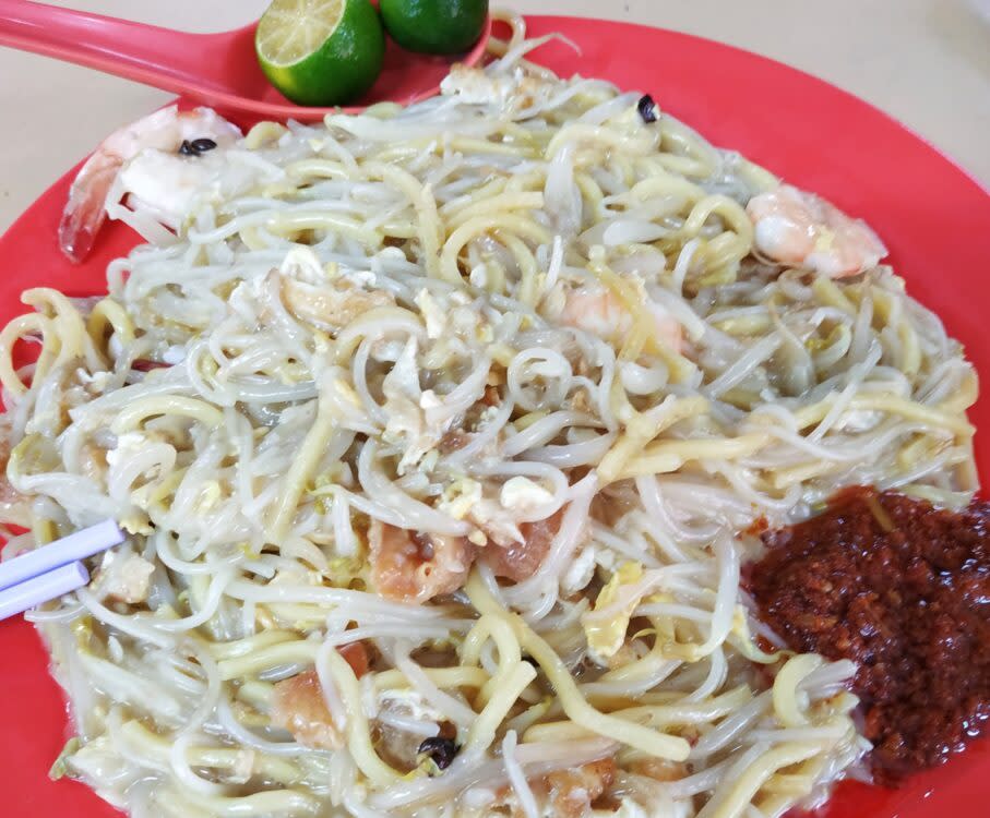 Hokkien mee - Yang Zhou Hokkien Sotong Mee noodles