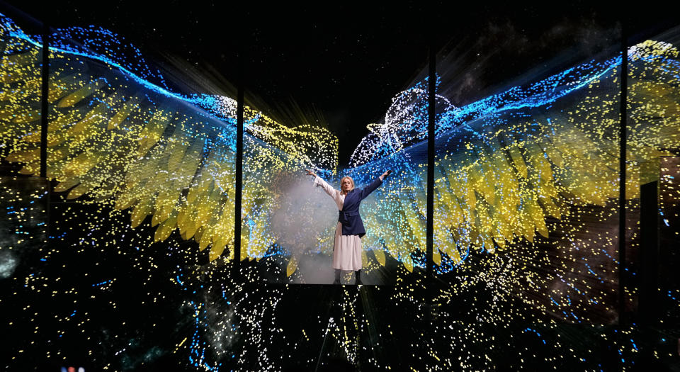 Alyosha de Ucrania se presenta durante un ensayo general del Festival de la Canción de Eurovisión en la Areina M&S Bank en Liverpool, Inglaterra, el lunes 8 de mayo de 2023. (Foto AP/Martin Meissner)