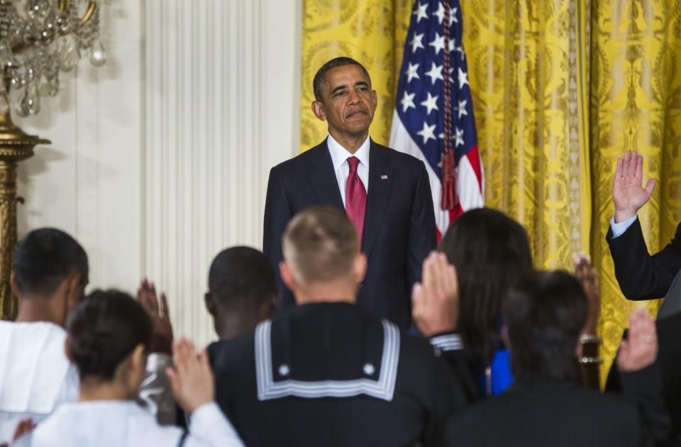 obama presides over naturalization ceremony