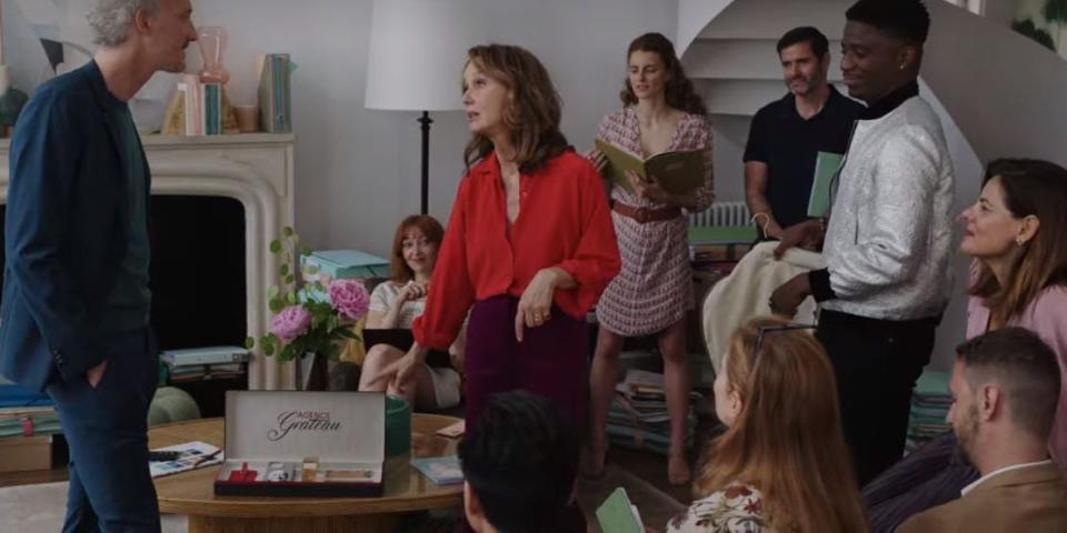 agence grateau metting in slyvie's apartment on emily in paris season three episode one