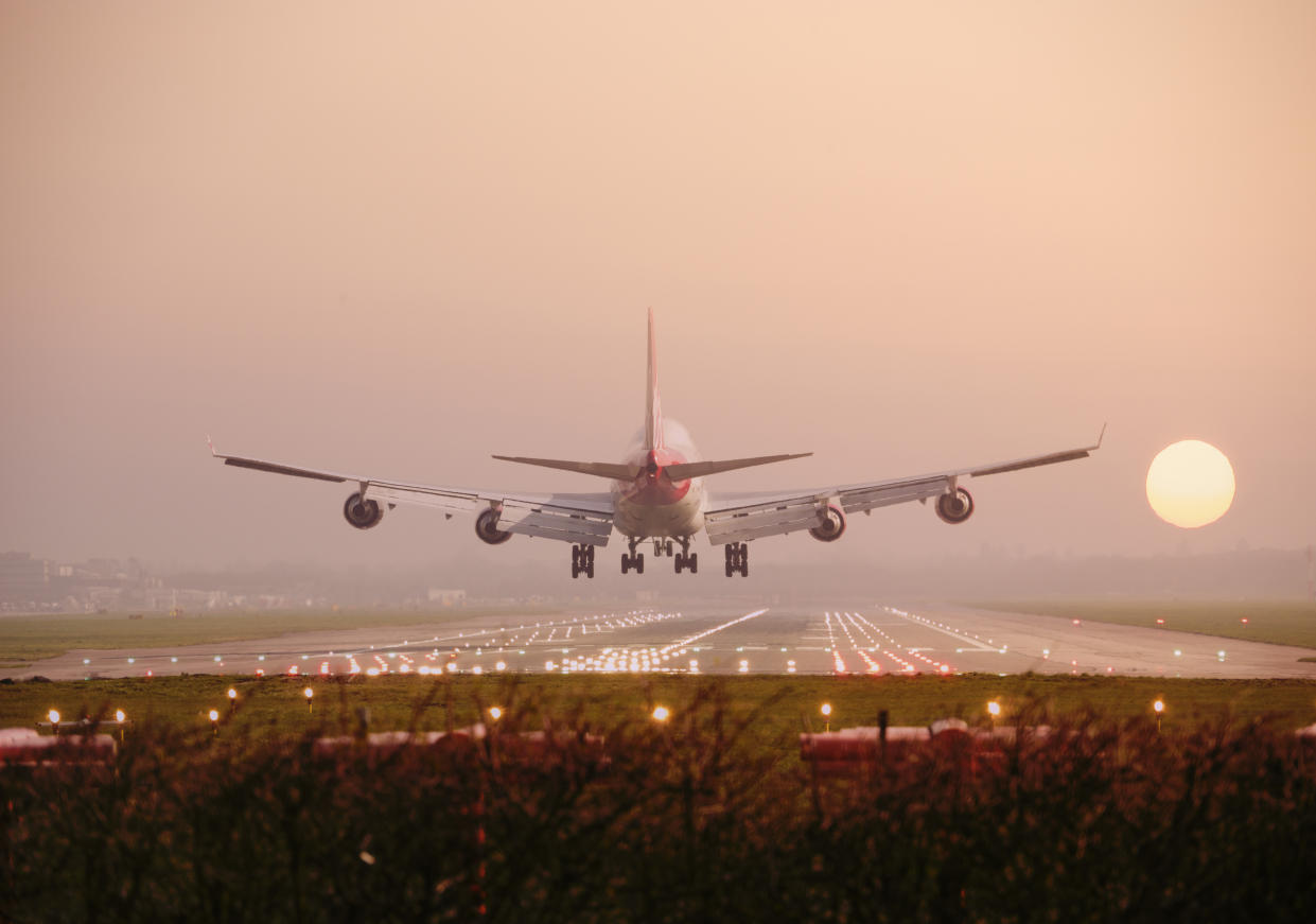 Ein Frachtflugzeug, das vom New Yorker John F. Kennedy International Airport abflog, musste kurz nach dem Start umkehren, als sich ein Pferd an Bord losriss. (Symbolbild: Getty).