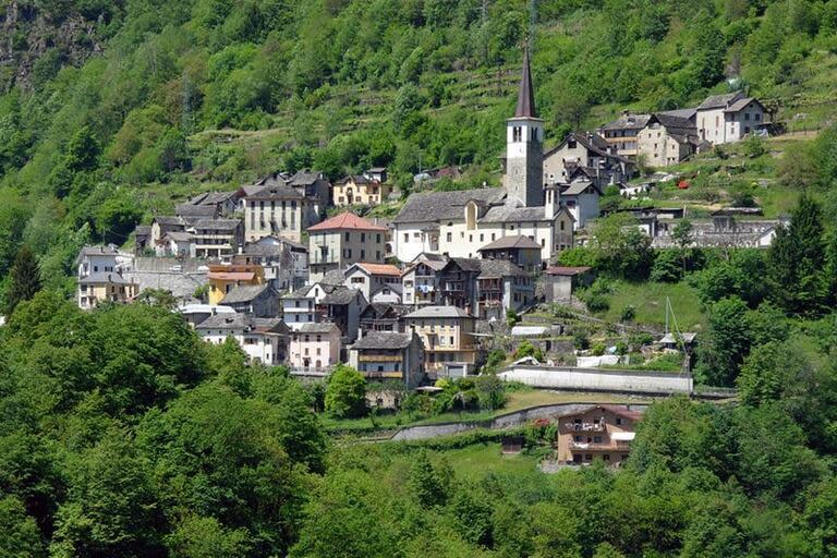 El pueblo de Calasca Castiglione.